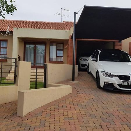Plush Private Home Polokwane Kültér fotó
