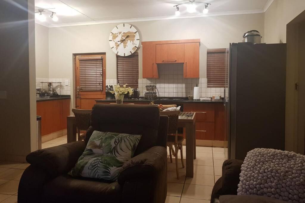 Plush Private Home Polokwane Kültér fotó